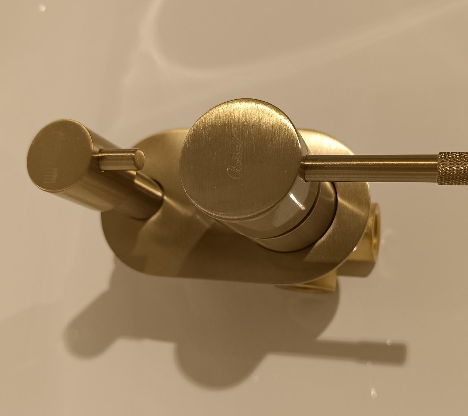 Смеситель встроенный + верхний+ ручной душ, Boheme UNO Matt Gold с изливом 464-2-MG