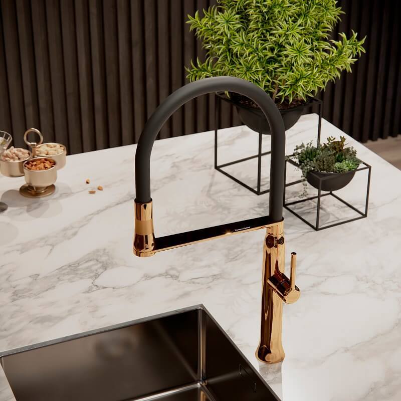 Смеситель для кухни с магнитным держателем и гибким шлангом KITCHEN MAGNET 386801MACU медный